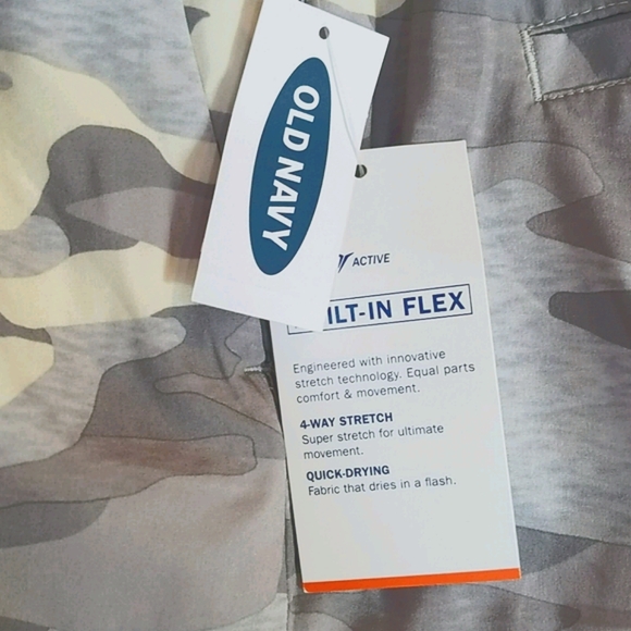 Old Navy Active camouflage quick dry shorts size Medium - Picture 4 of 8